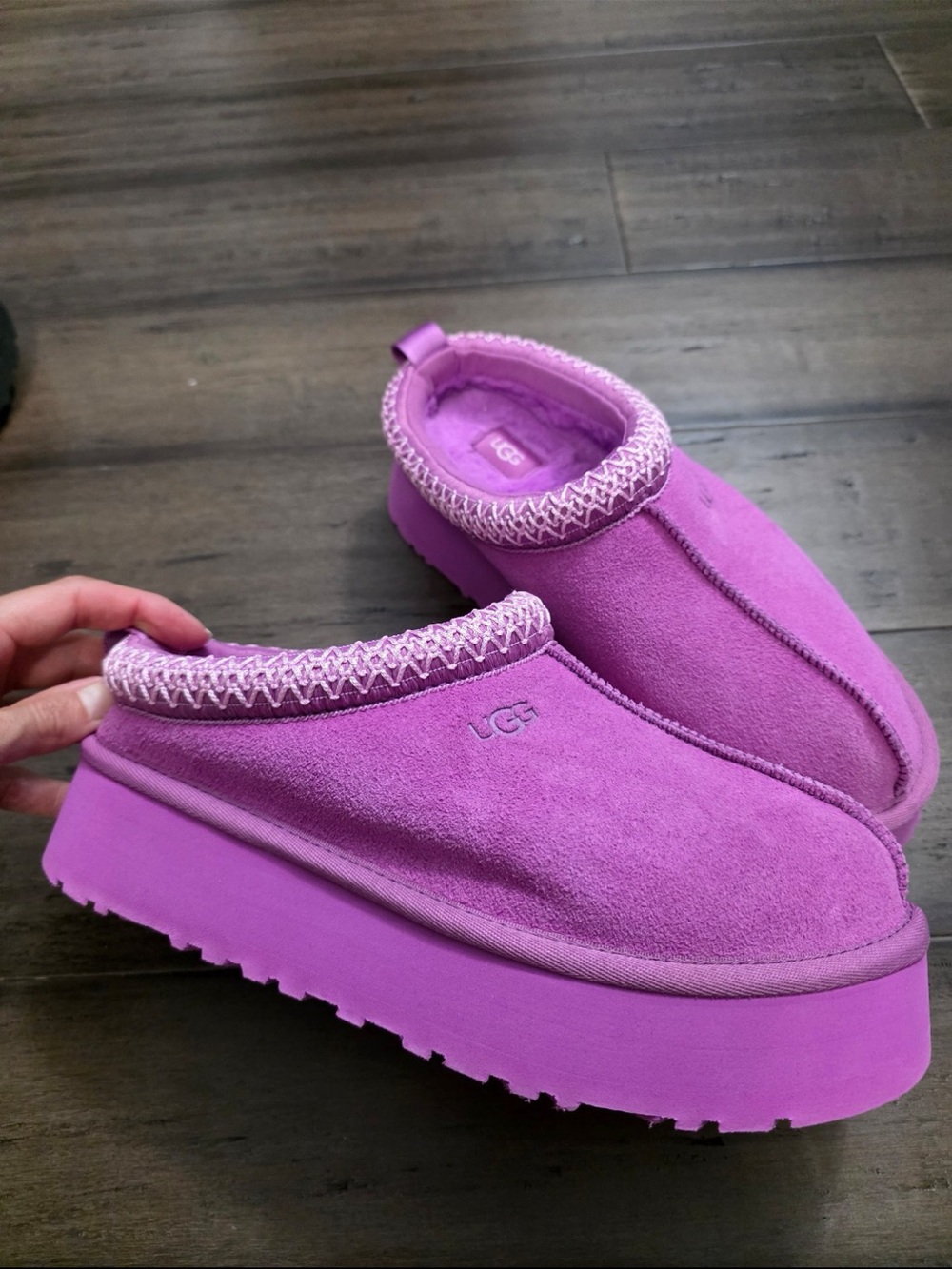 LIKE NEW UGG Lavender Suede Platform Slip-On Clog